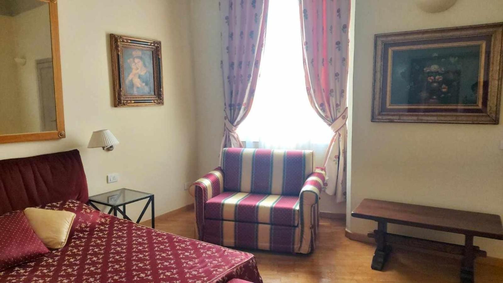 Tornabuoni La Petite Suite Флоренция Стая снимка