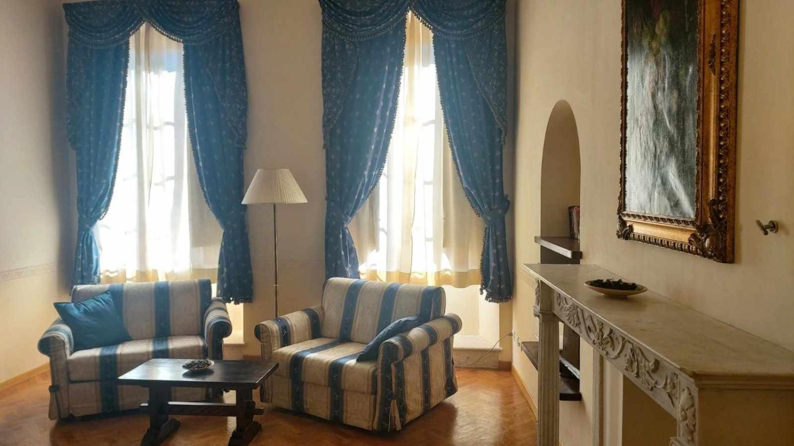 Tornabuoni La Petite Suite Флоренция Стая снимка